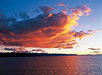 像素恋爱游戏《水烟水雾》公开冒险部分介绍视频